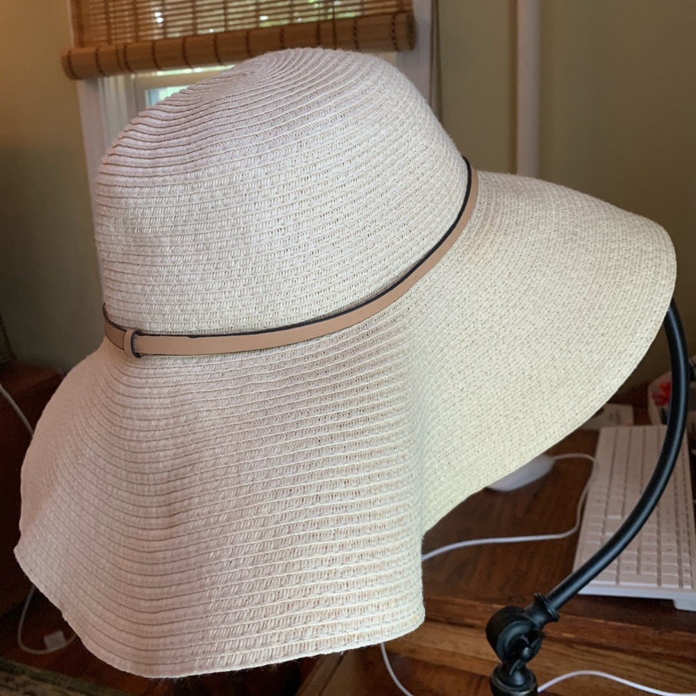 Banana Republic Floppy Sun Hat - Picture 3 of 4